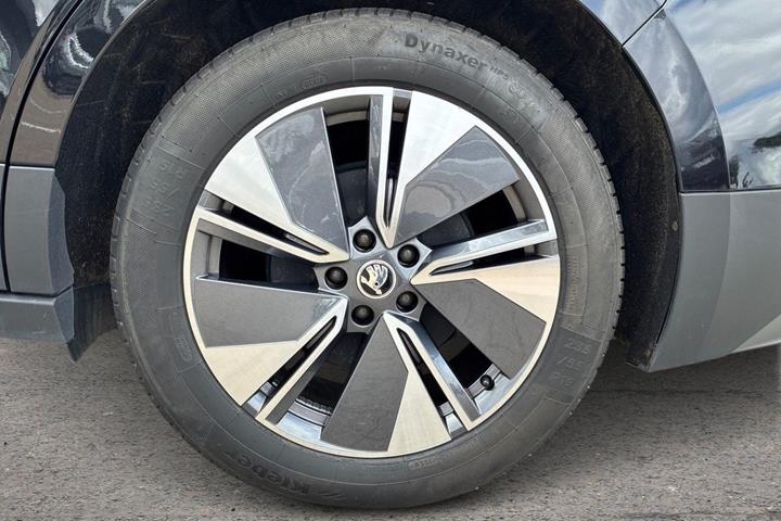 Sort Skoda Enyaq fra 2023