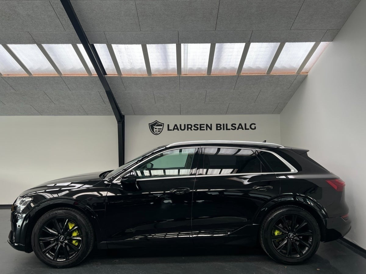 Sort Audi e-tron fra 2020