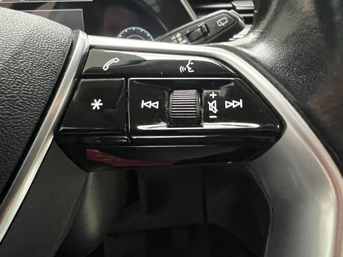 Sort Audi e-tron fra 2020