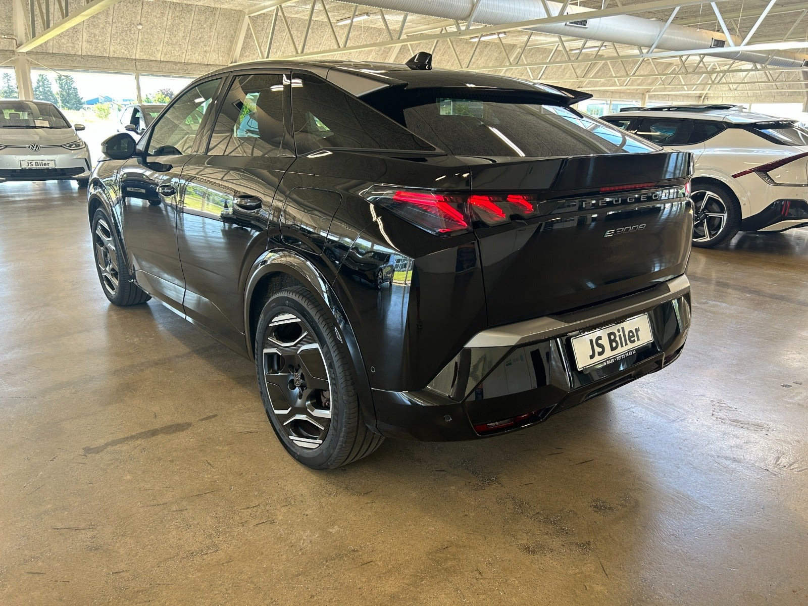 Sort Peugeot e-3008 fra 2024