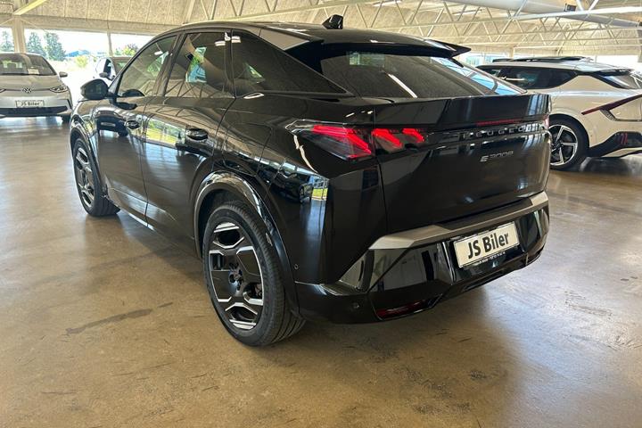 Sort Peugeot e-3008 fra 2024