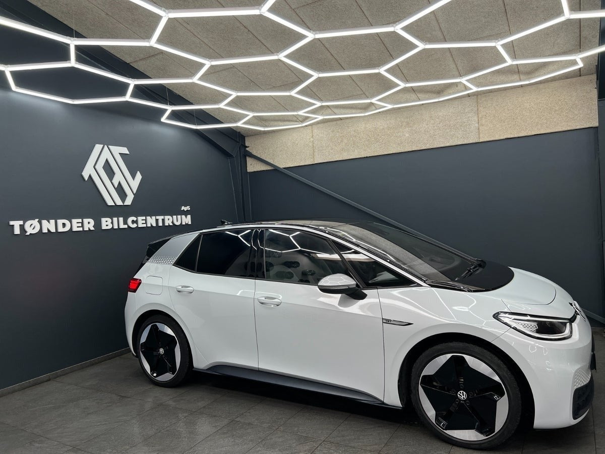 Hvid VW ID.3 fra 2023