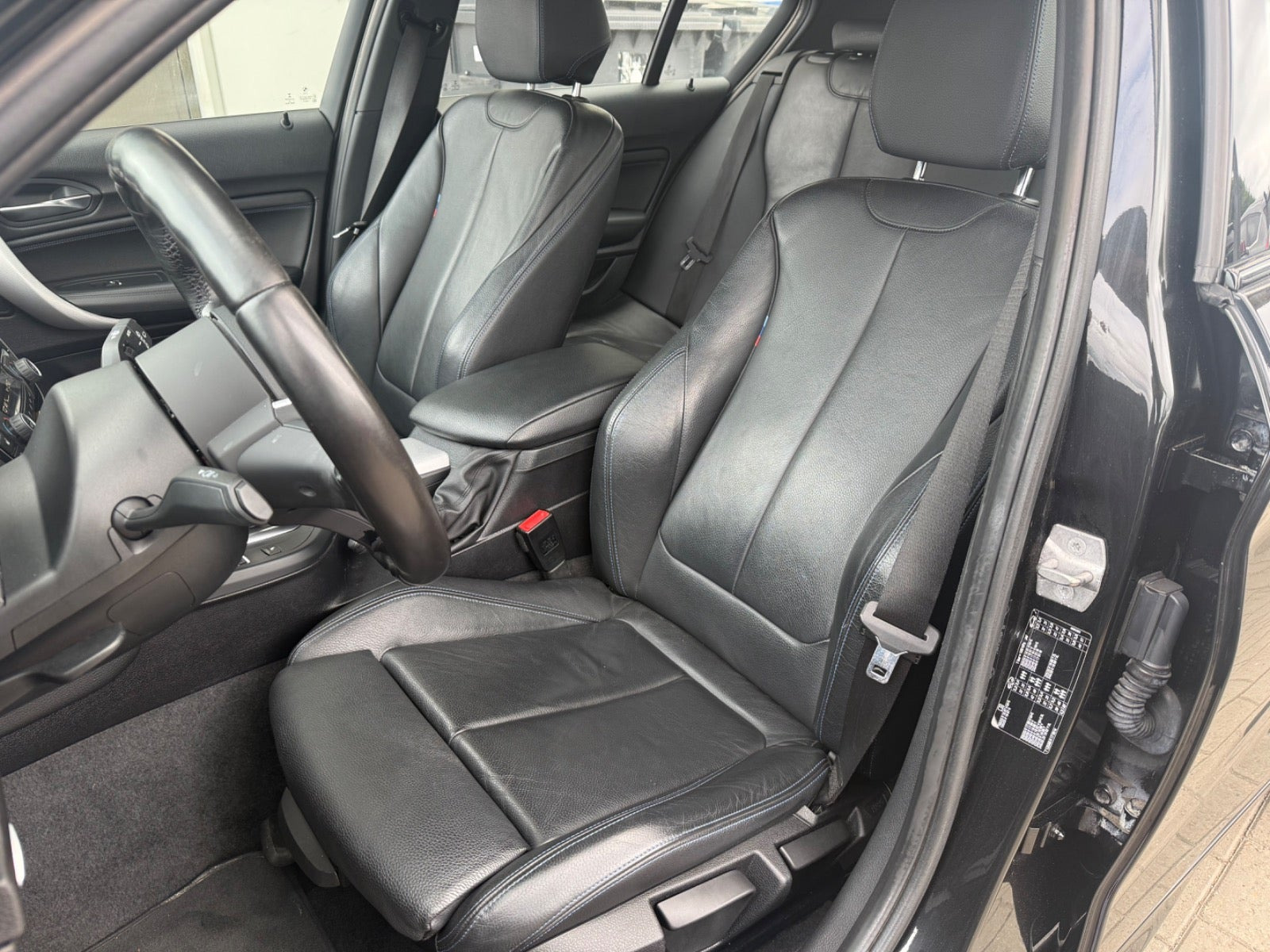 Sort BMW 118i fra 2019