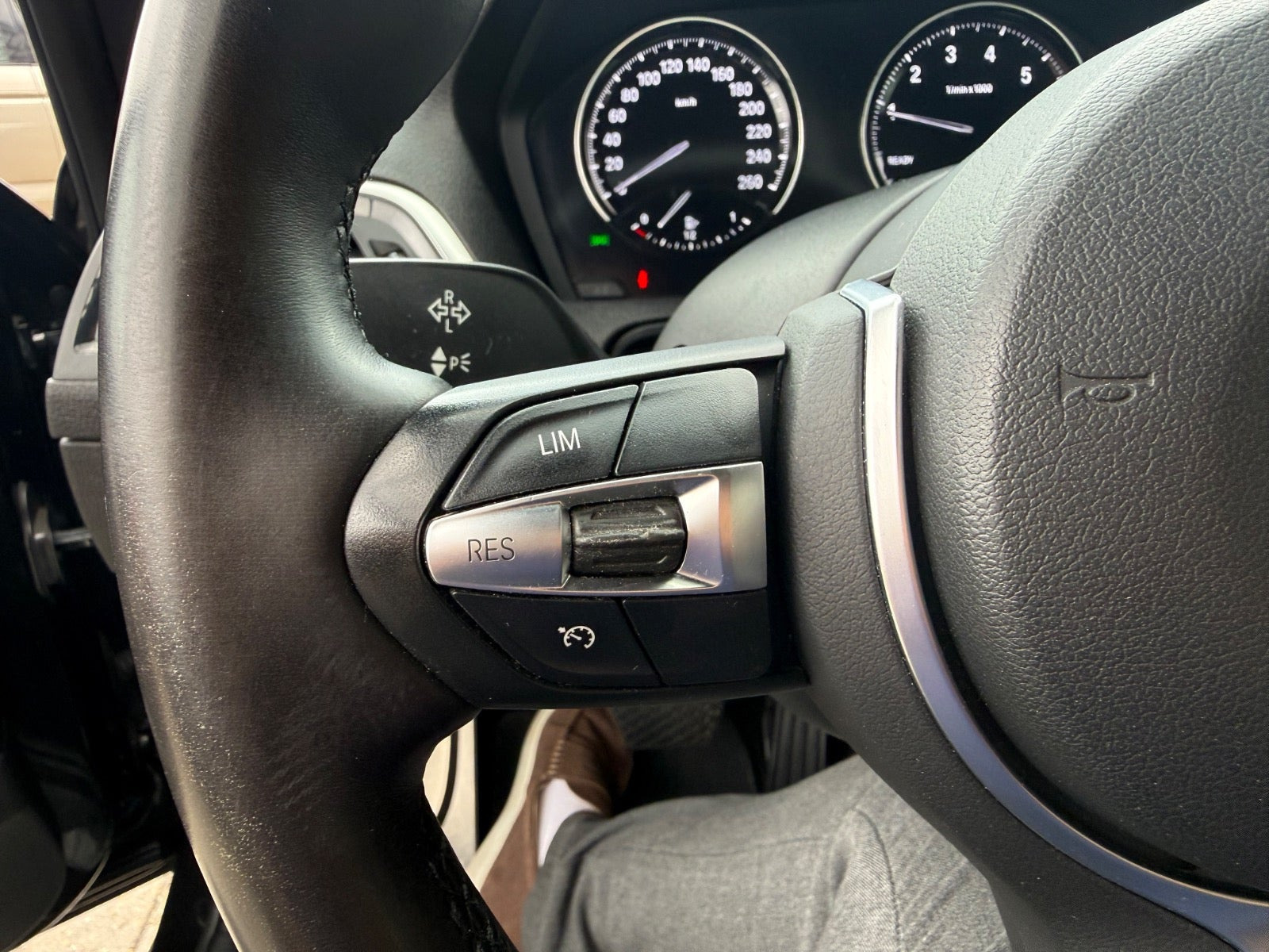 Sort BMW 118i fra 2019