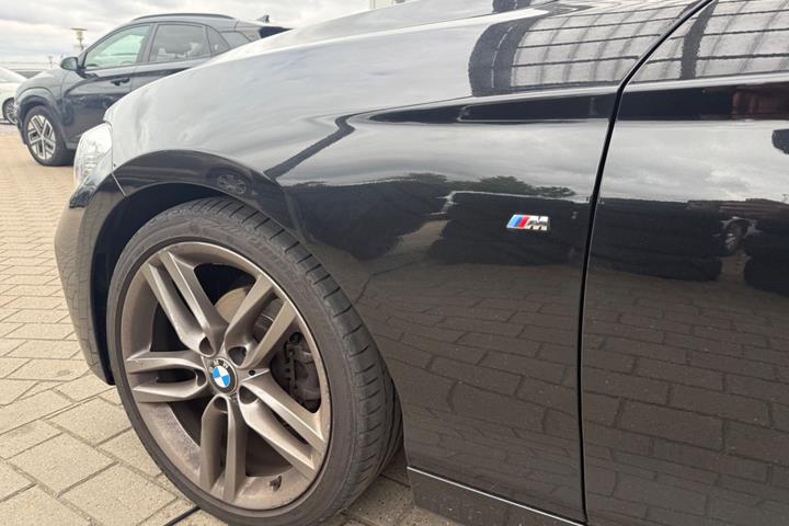 Sort BMW 118i fra 2019