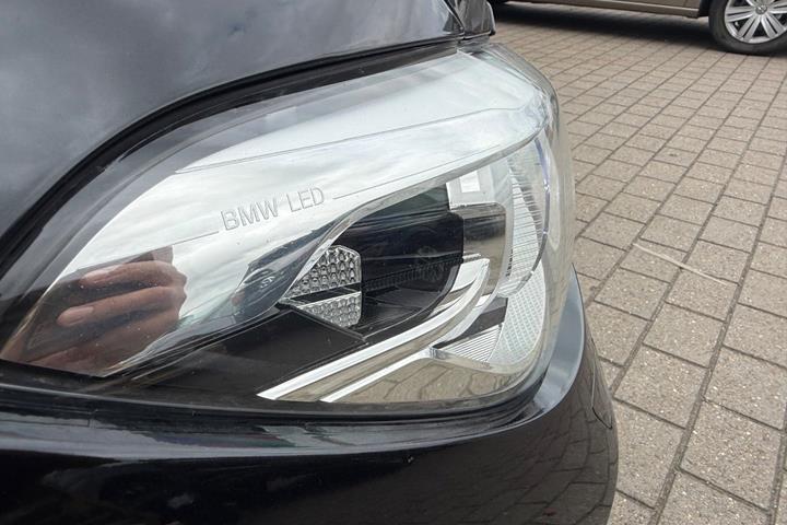 Sort BMW 118i fra 2019