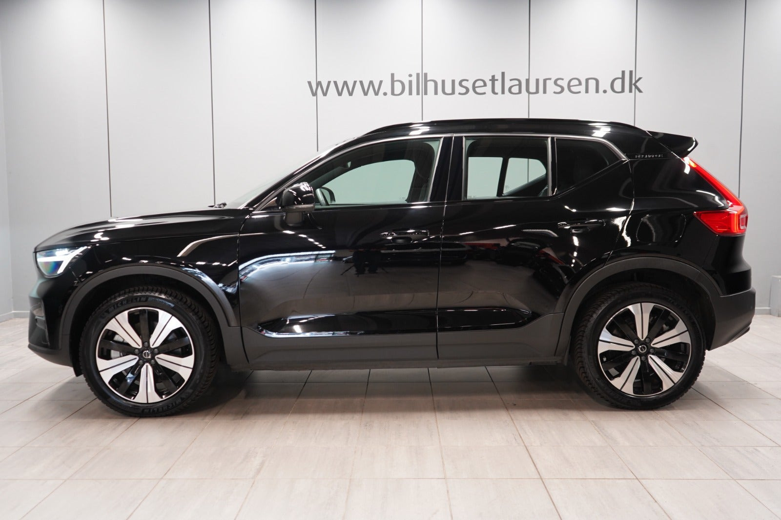 Sort Volvo XC40 fra 2023