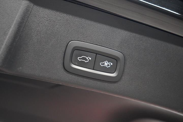 Sort Volvo XC40 fra 2023