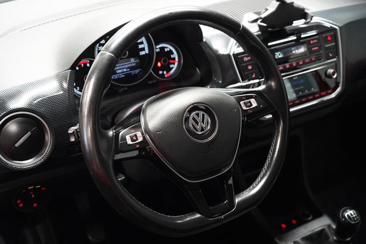 Rød VW UP! fra 2019