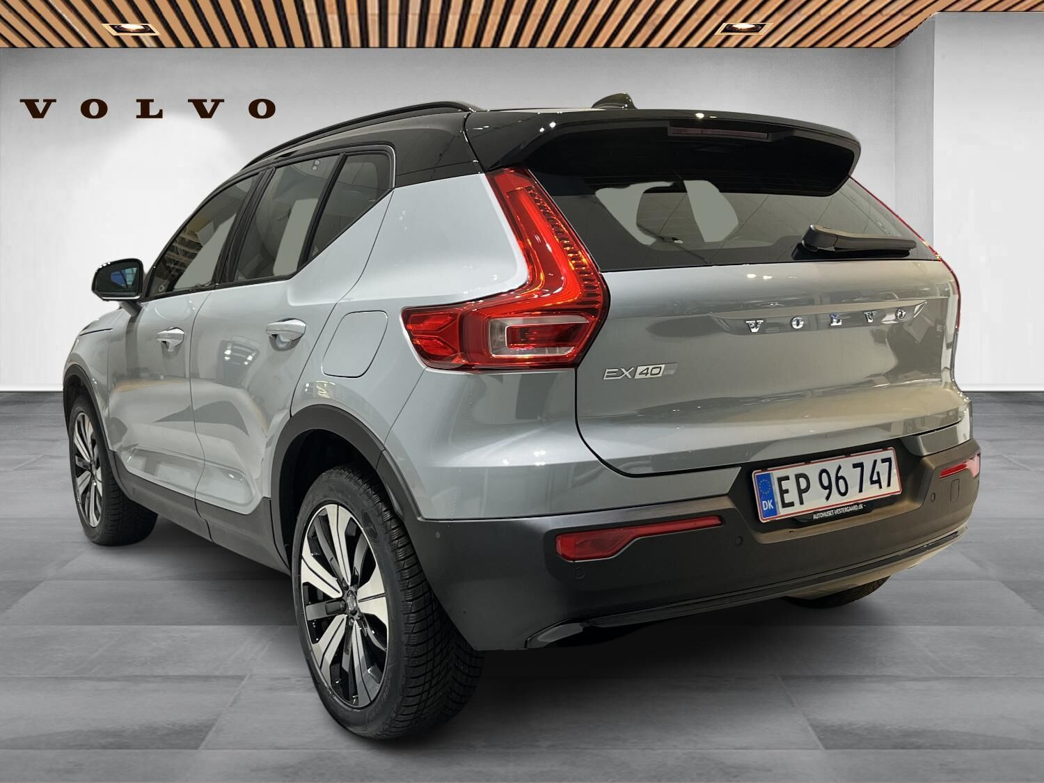 Grå Volvo EX40 fra 2026