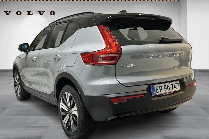 Grå Volvo EX40 fra 2026