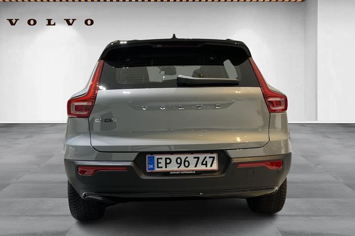 Grå Volvo EX40 fra 2026