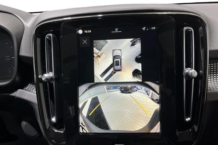 Grå Volvo EX40 fra 2026