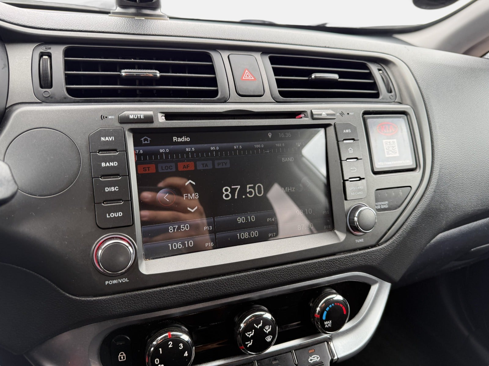 Sølv Kia Rio fra 2014