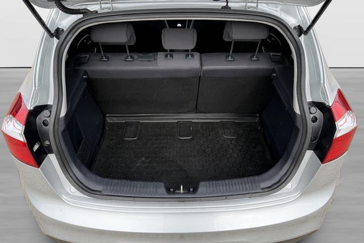 Sølv Kia Rio fra 2014