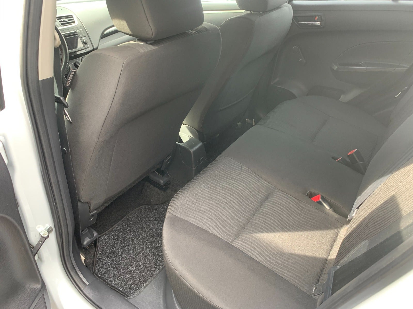 Hvid Suzuki Swift fra 2013