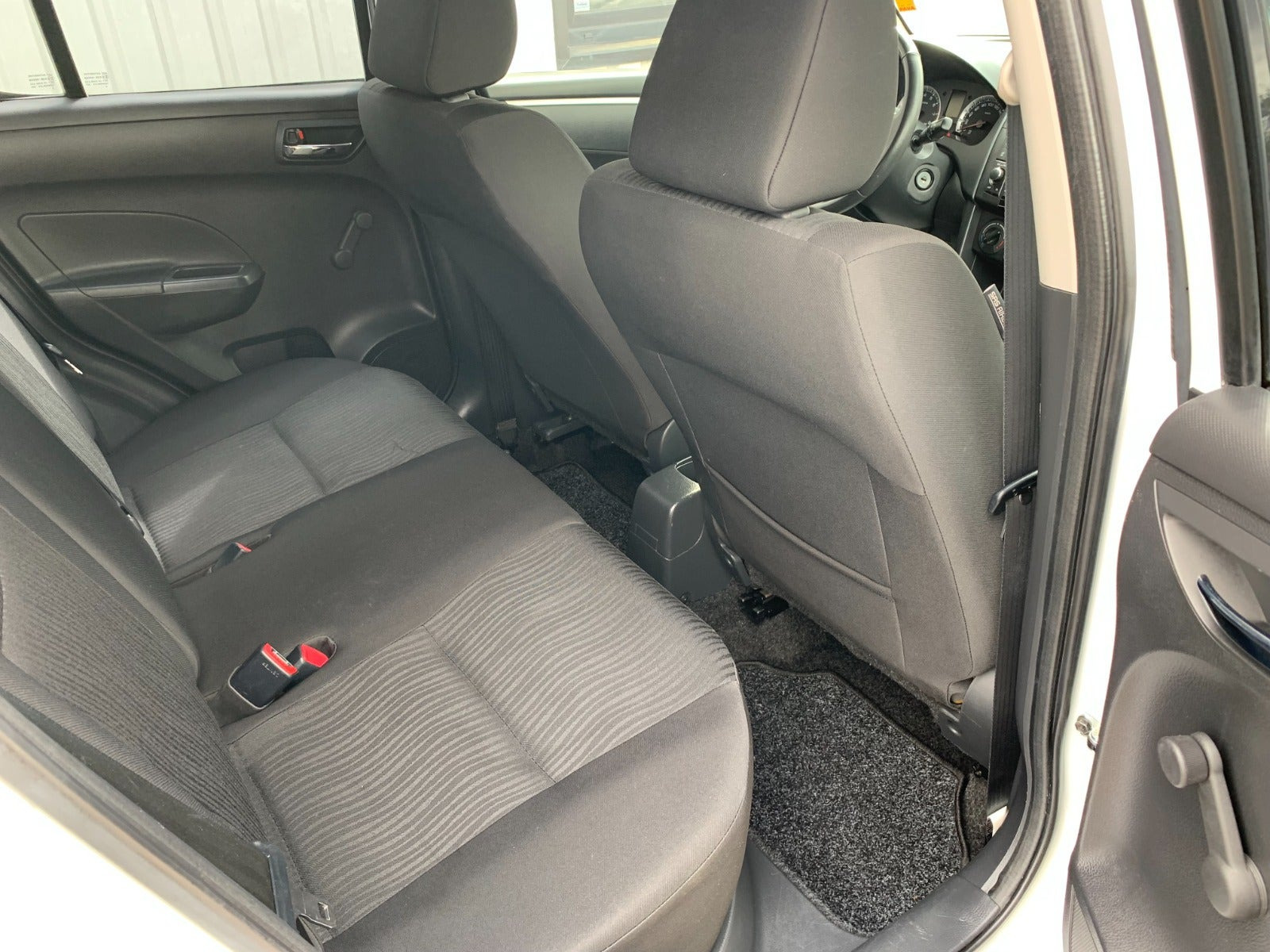 Hvid Suzuki Swift fra 2013