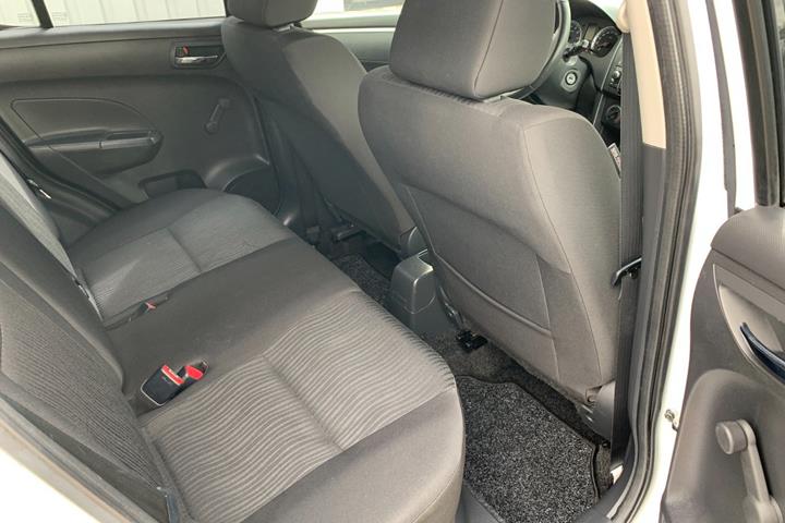 Hvid Suzuki Swift fra 2013