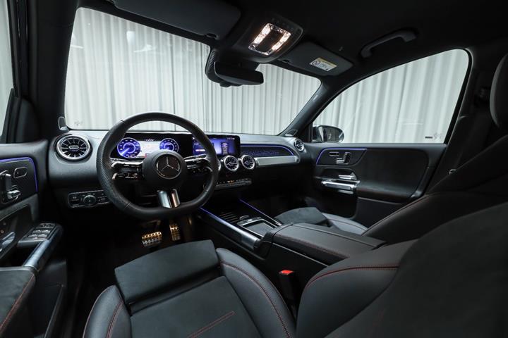 Sort Mercedes EQB250+ fra 2026