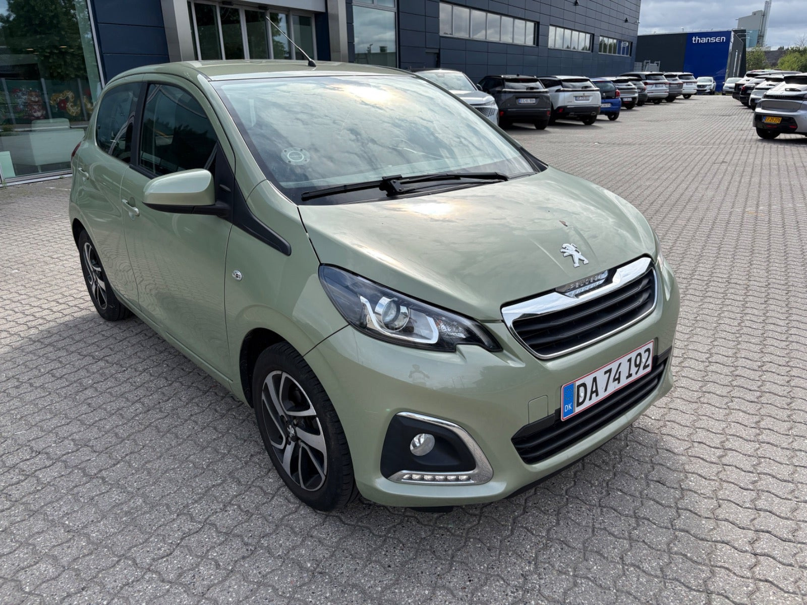 Rød Peugeot 108 fra 2021