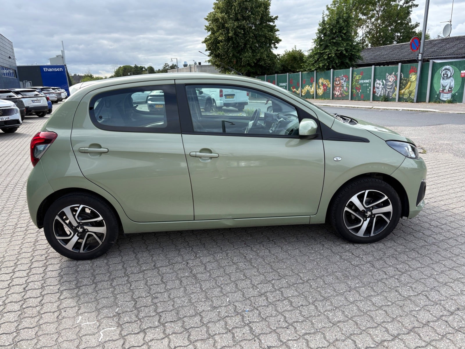 Rød Peugeot 108 fra 2021