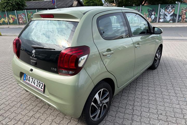 Rød Peugeot 108 fra 2021