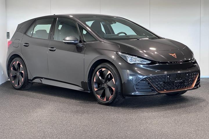 Grå Cupra Born fra 2024