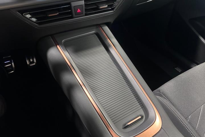 Grå Cupra Born fra 2024