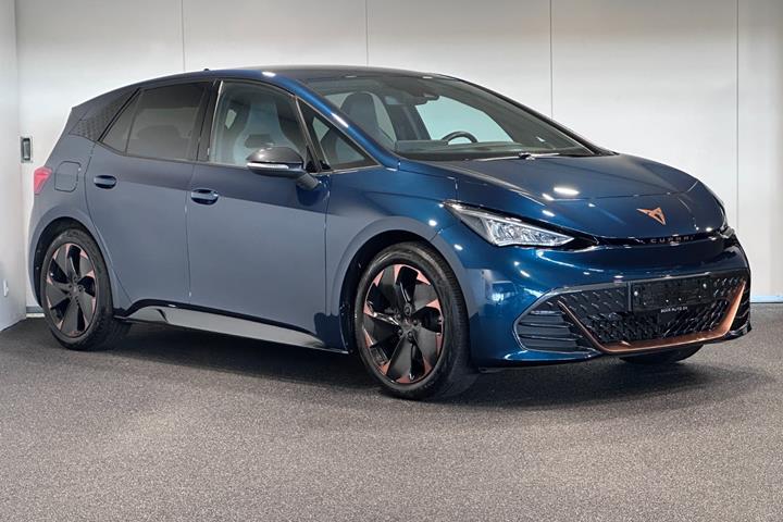 Blå Cupra Born fra 2024