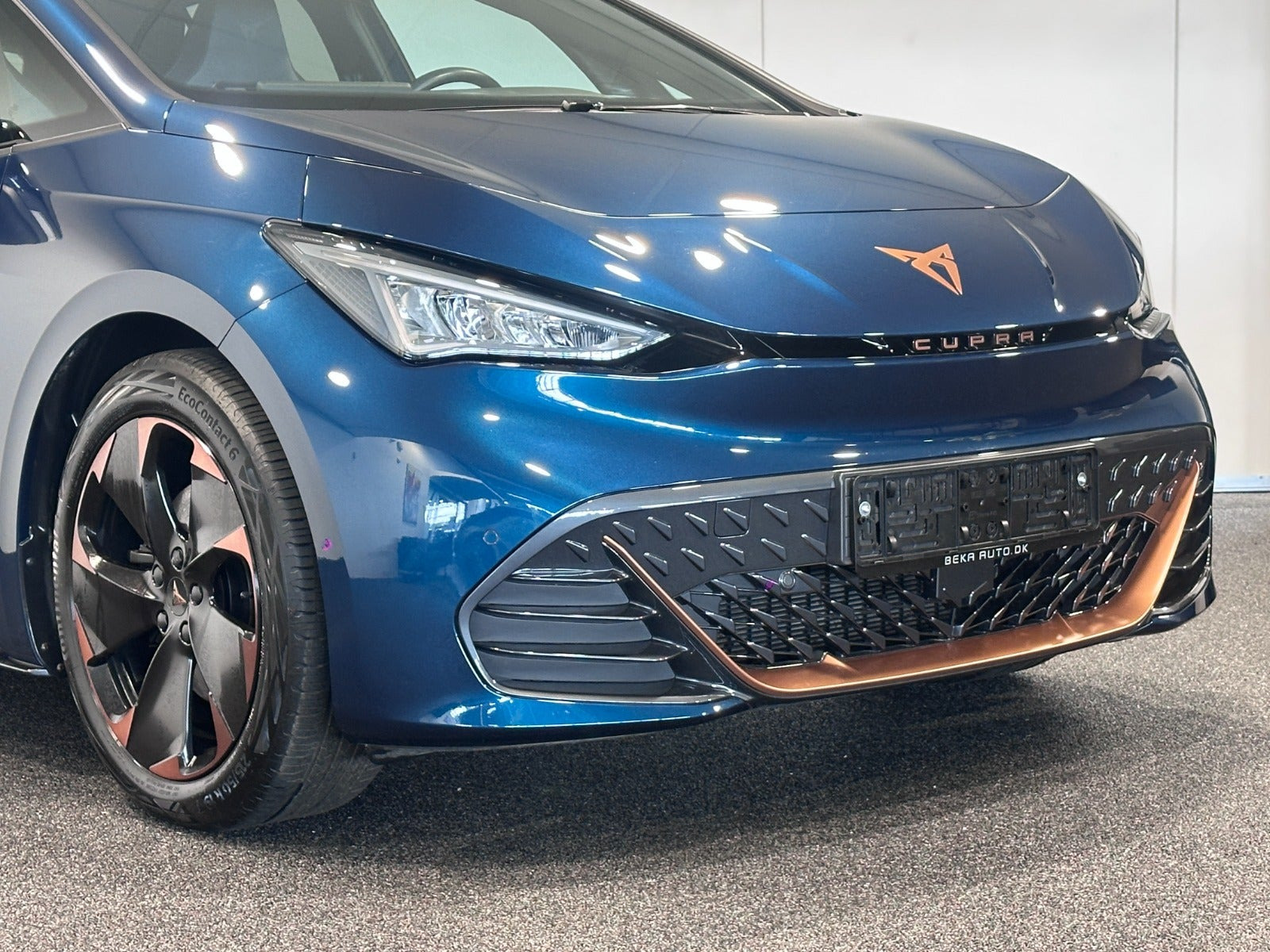 Blå Cupra Born fra 2024