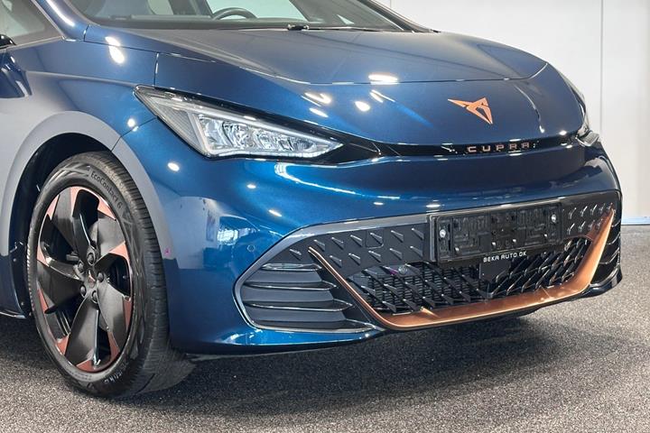 Blå Cupra Born fra 2024