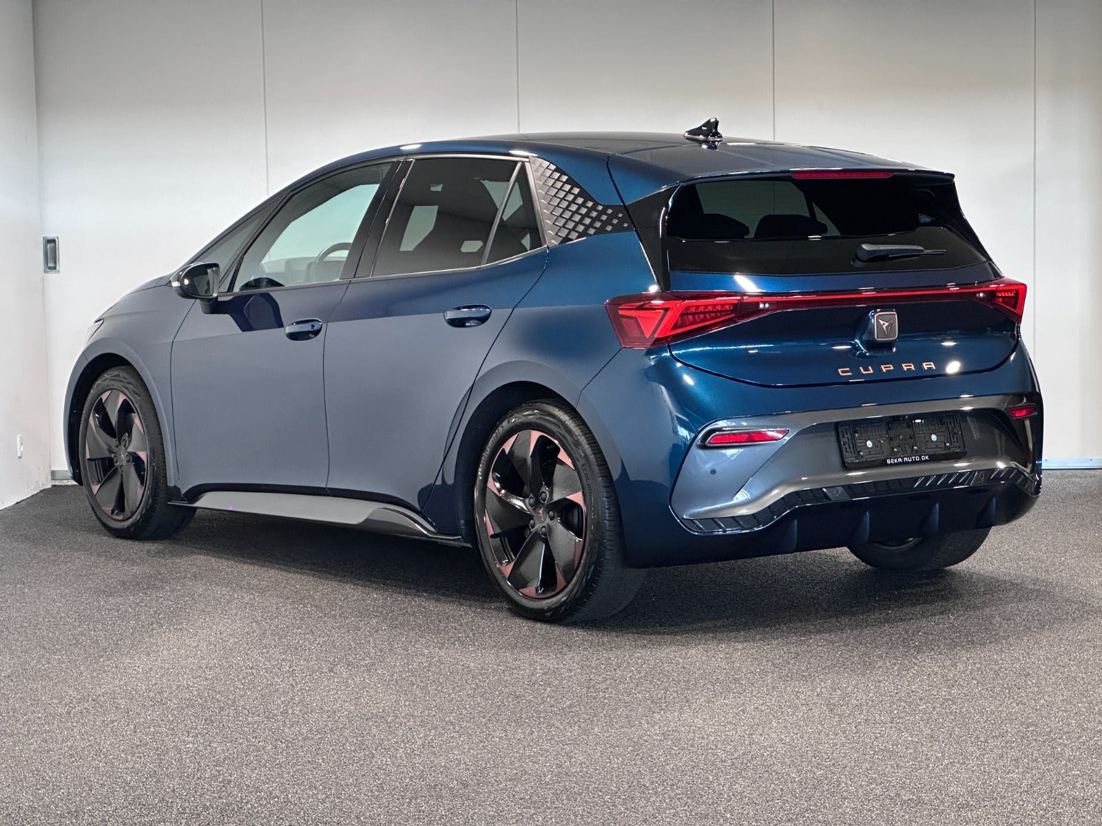 Blå Cupra Born fra 2024