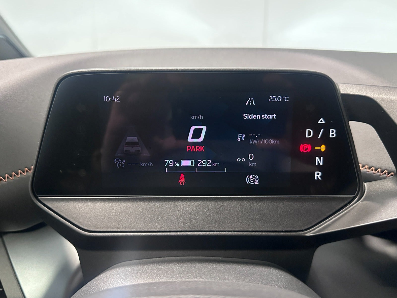 Blå Cupra Born fra 2024