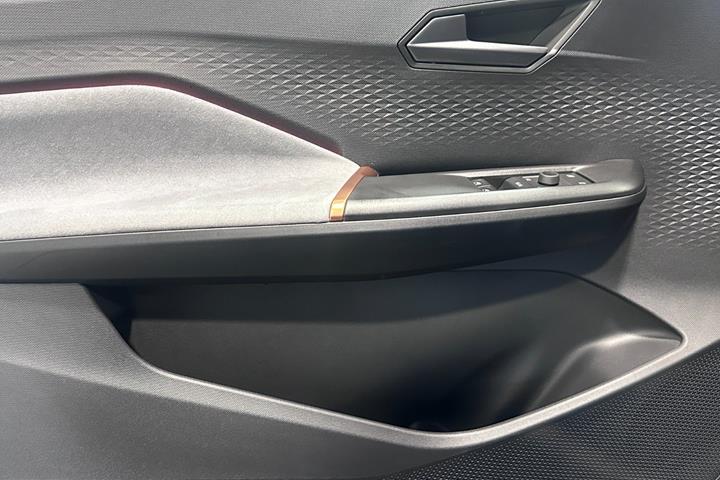 Blå Cupra Born fra 2024