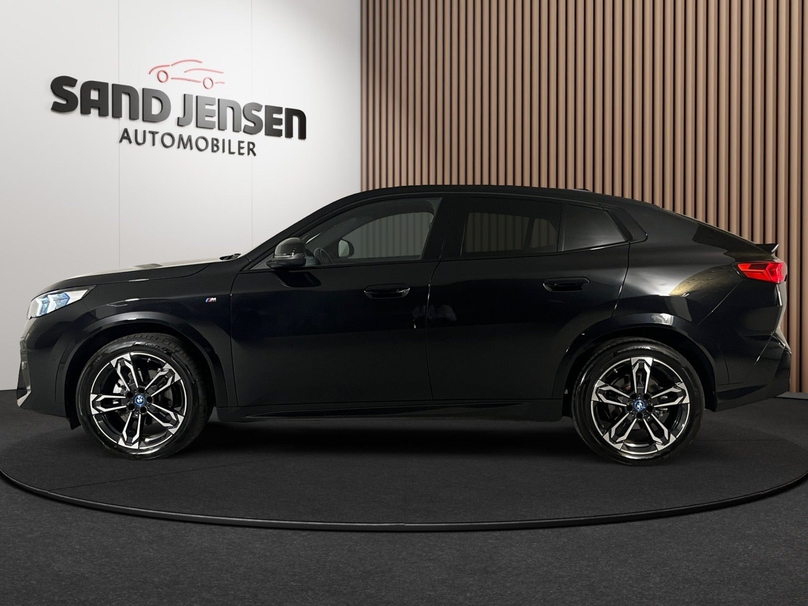 Sort BMW iX2 fra 2025