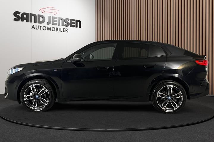 Sort BMW iX2 fra 2025