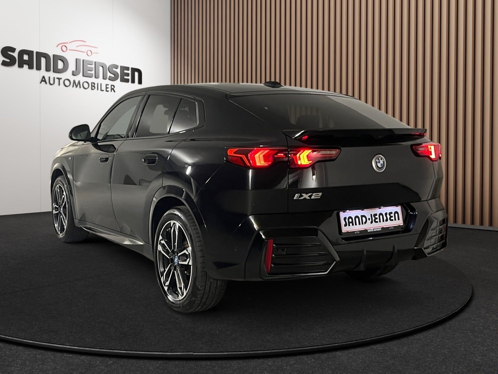 Sort BMW iX2 fra 2025