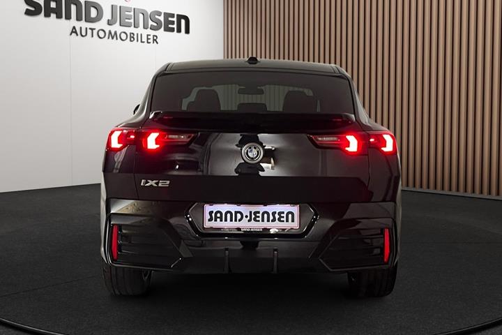Sort BMW iX2 fra 2025