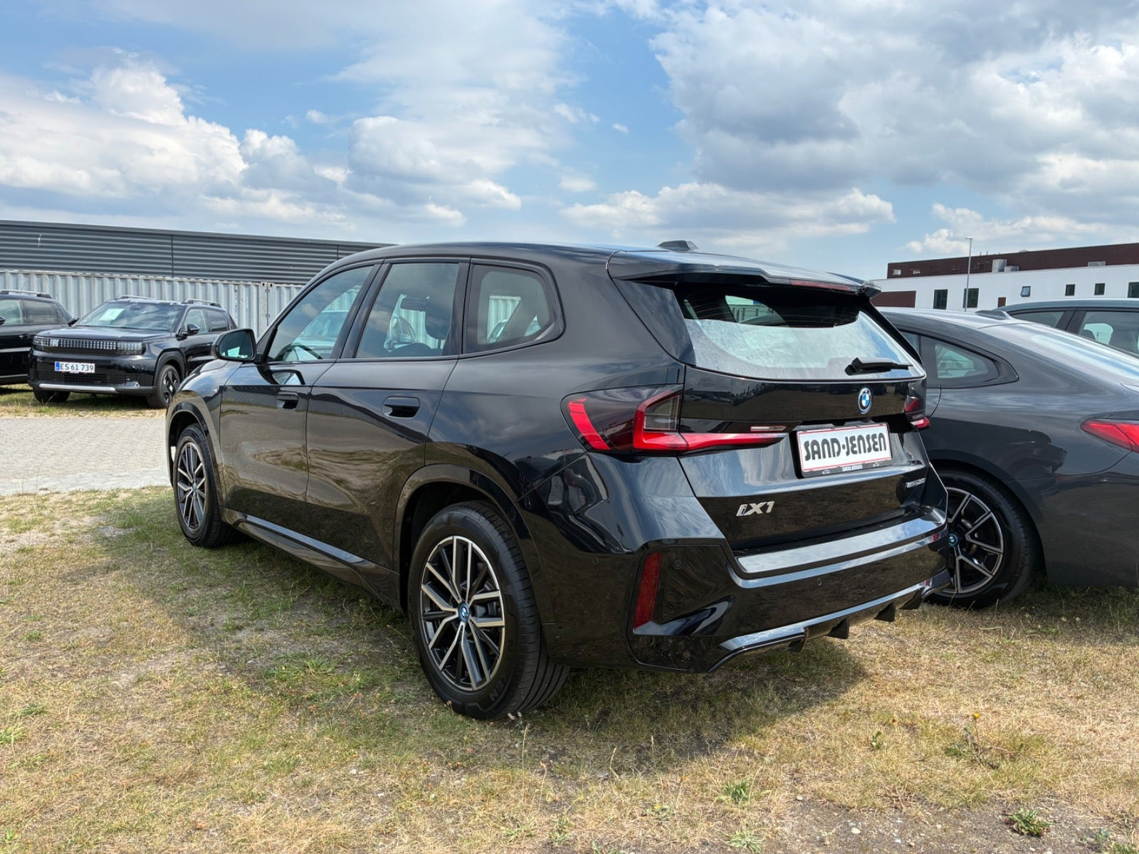 Sort BMW iX1 fra 2025