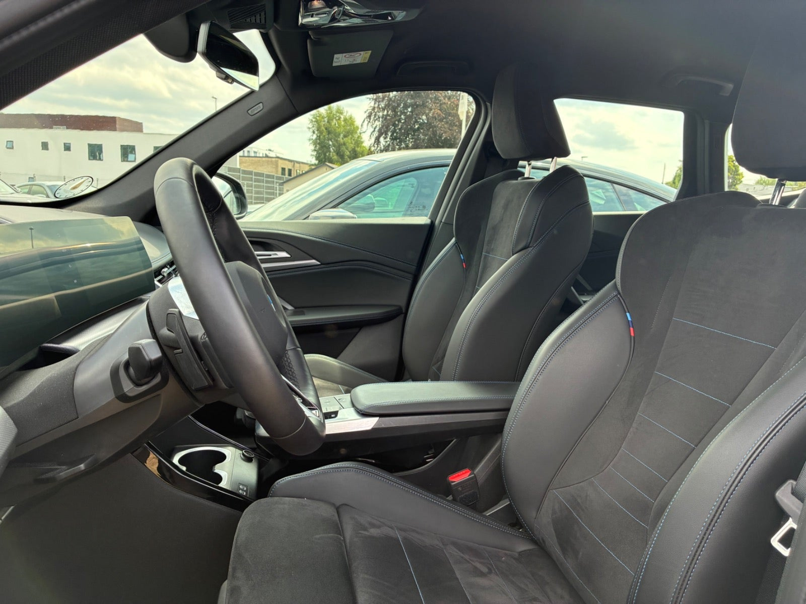 Sort BMW iX1 fra 2025