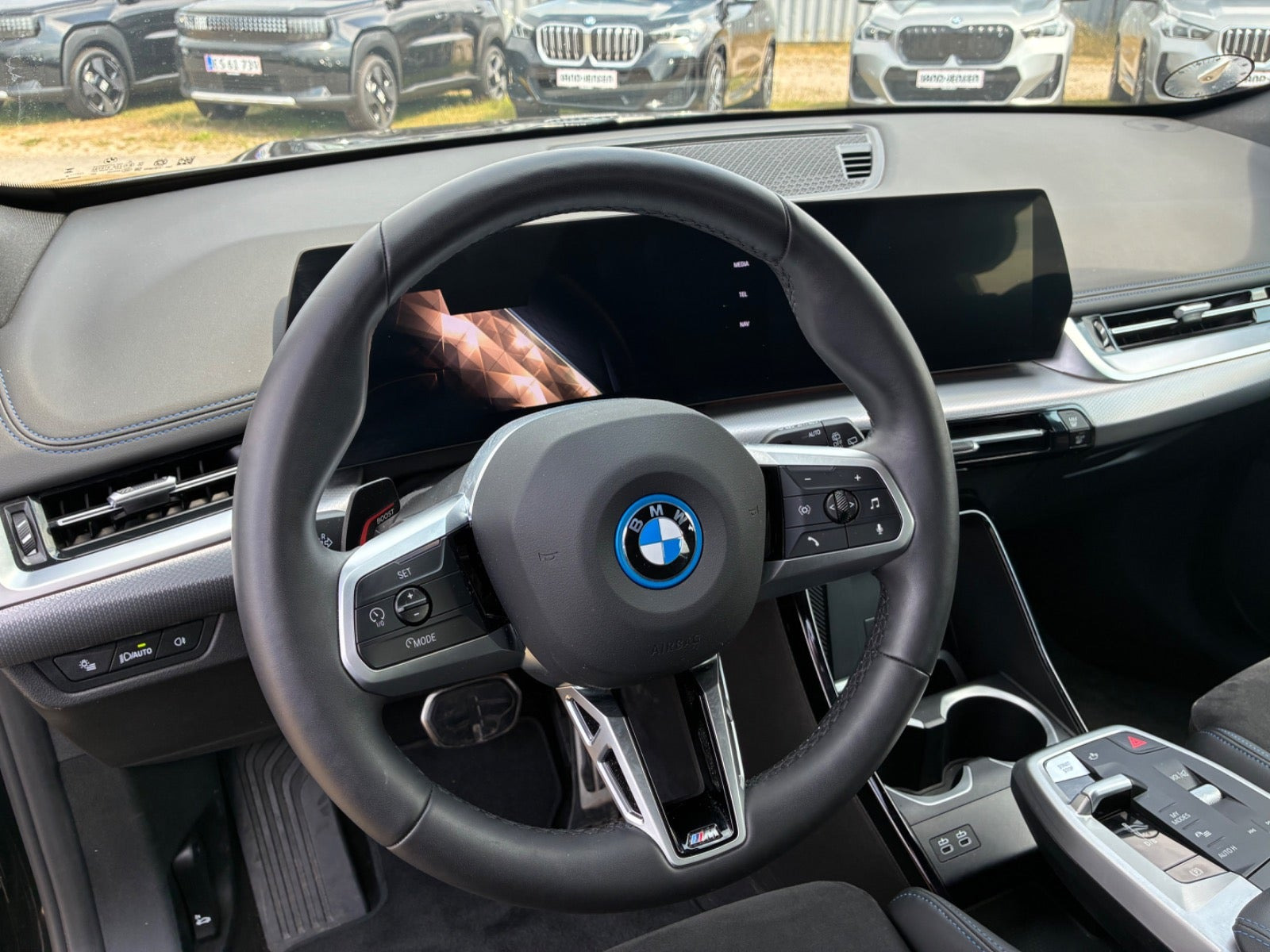 Sort BMW iX1 fra 2025