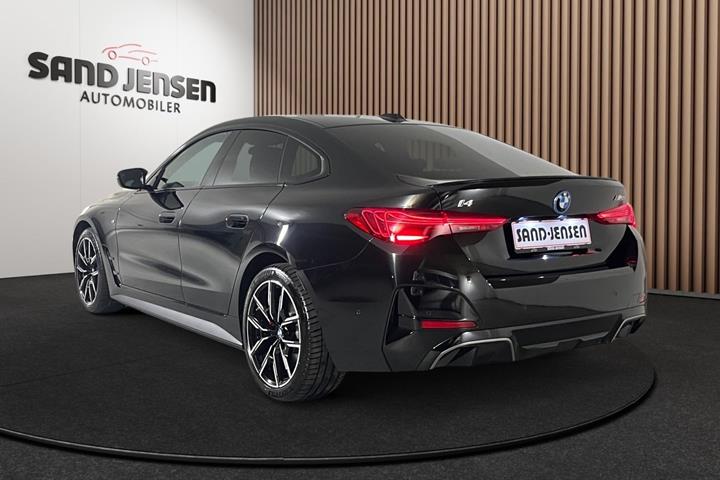 Sort BMW i4 fra 2025