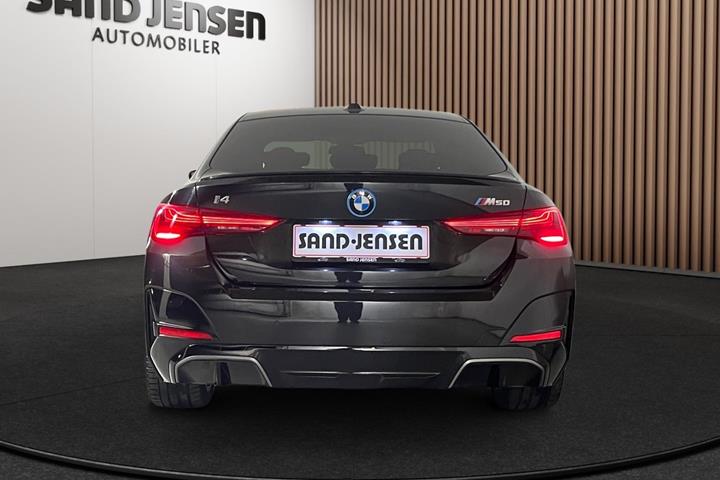 Sort BMW i4 fra 2025