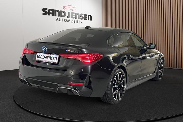 Sort BMW i4 fra 2025