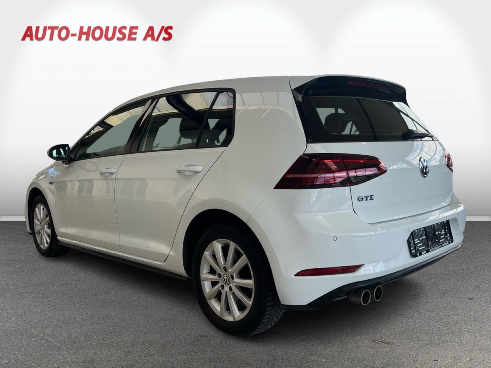 Hvid VW Golf VII fra 2020