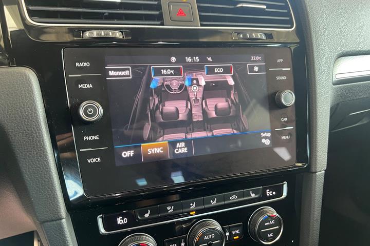 Hvid VW Golf VII fra 2020