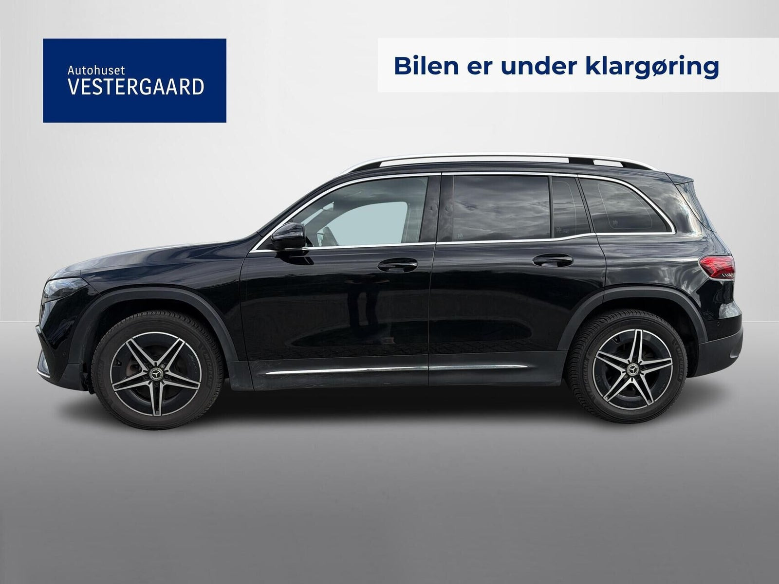 Sort Mercedes EQB250+ fra 2023