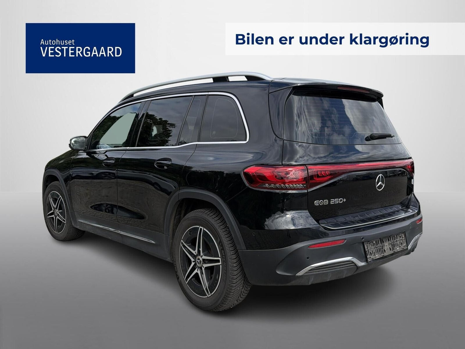 Sort Mercedes EQB250+ fra 2023