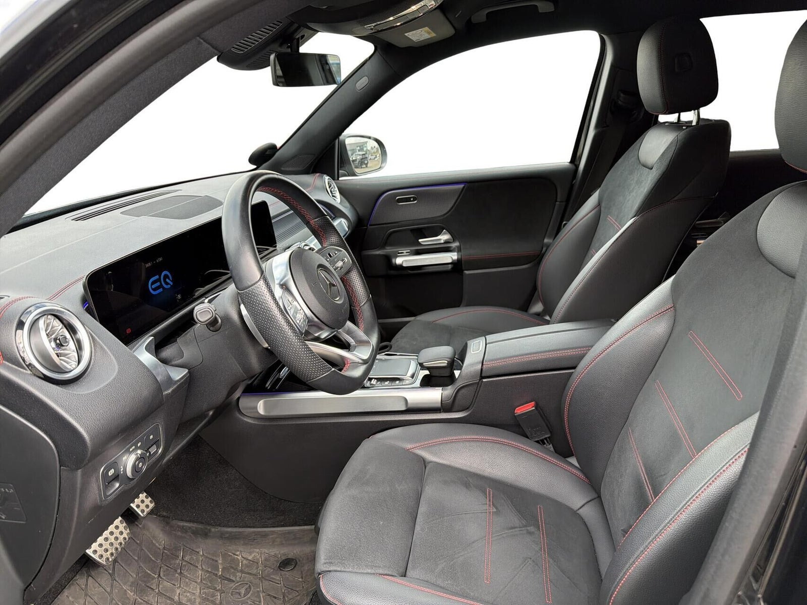 Sort Mercedes EQB250+ fra 2023