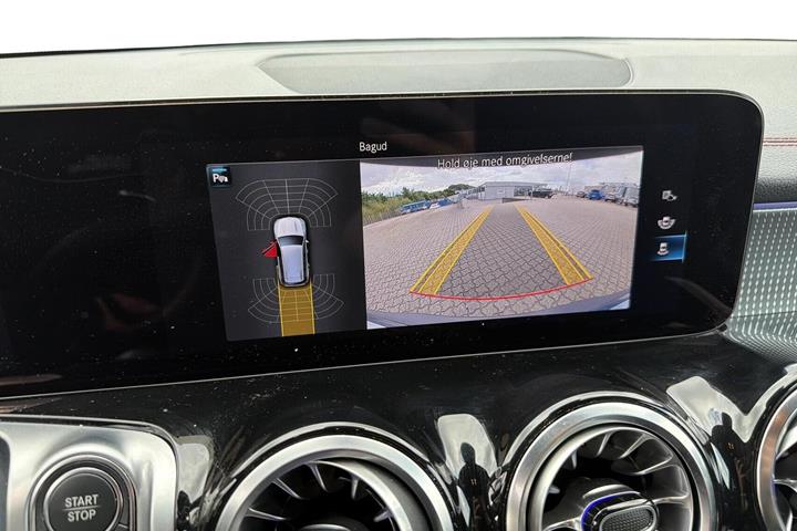 Sort Mercedes EQB250+ fra 2023
